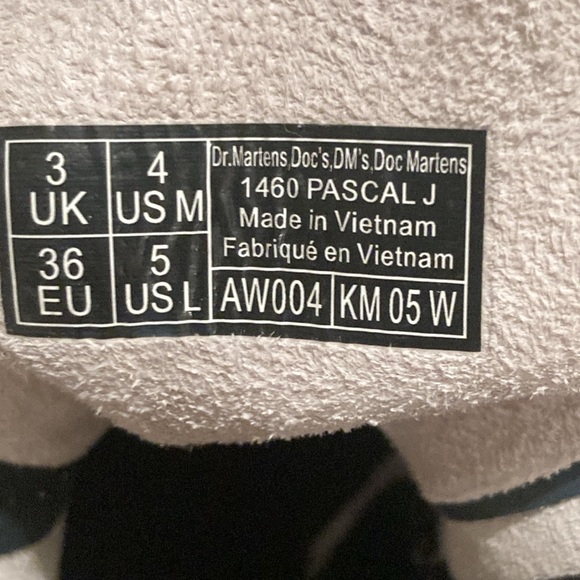 4 Girls Dr. Marten’s Pascal J 1460 Irridescent Pebbled Rainbow Boots - Picture 4 of 15